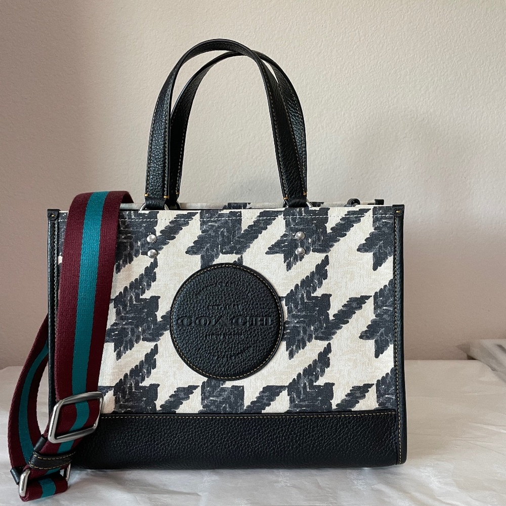 NWT Coach CJ622 Dempsey Carryall With Houndstooth Print And Patch Cream/Black
